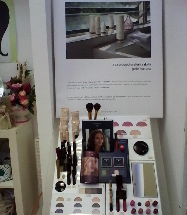 badblond's tweet photo. #mywork #trucchi #pelligiovani&mature #cosmesinaturale 💁🏼💋💄🚺👩🏼👵🏼🙏🏼🌿🌺🌸🌷🌼 http://t.co/j96X7Sj3gr