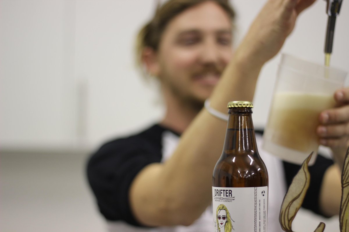 Craft_andDesign's tweet photo. #CCDINightMarket looks awfully refreshing this August! @UberFlavour @JuiceboxCPT @DrifterBrewing #CCDIGems #CPTMarket http://t.co/82A2Fzs0KF