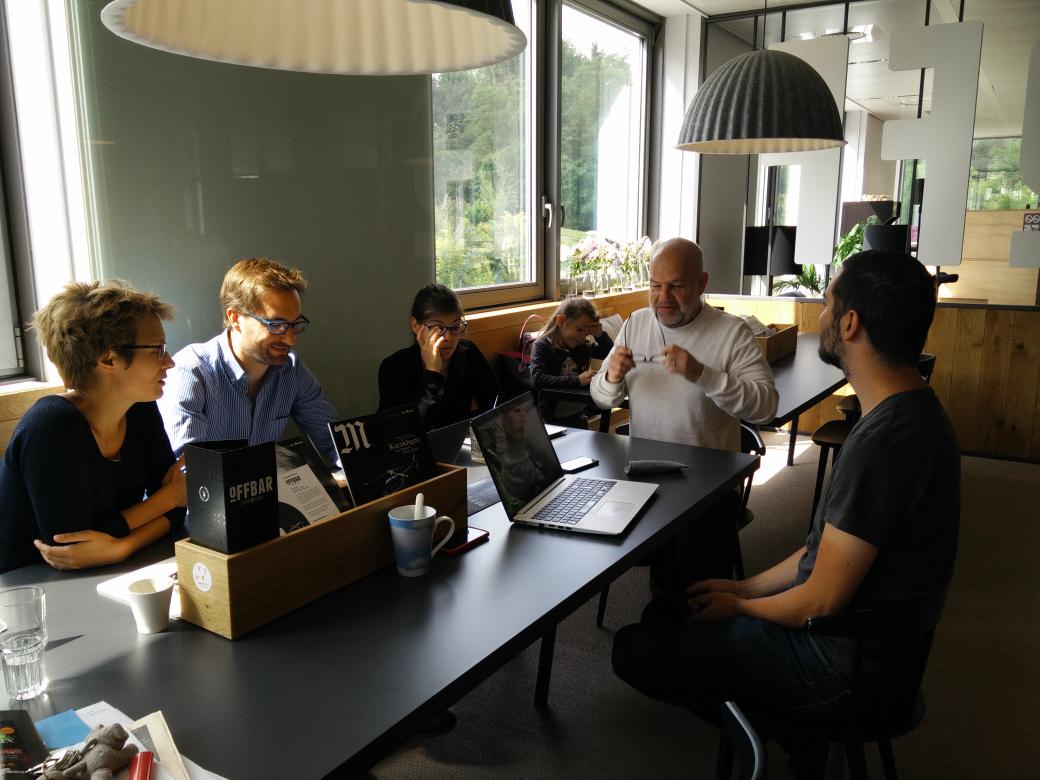 RueDuWeb's tweet photo. #brainstorm #RueDuWeb #offbar_onspace #NEST_up #CreaSpark @gplouf @AureDechamps @AntoinePauline @seynaeve @macridil http://t.co/sMaRNoyASK