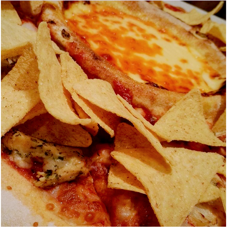 telepizza_es's tweet photo. Dale a RT si quieres una Telepizza Nacho's ¡¡GRATIS!! #mimejoramigoes http://t.co/7hzglu0K5p