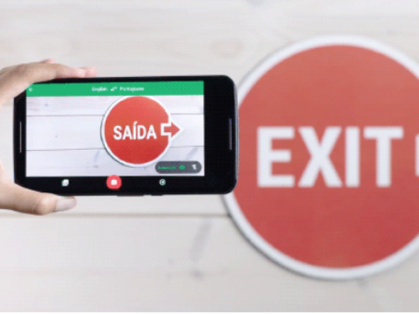 HuffPost's tweet photo. Google Translate for your phone just got even more magical http://t.co/EErBWY1Fbg http://t.co/xmT2vRYflu