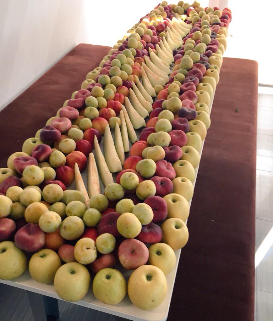 entrecolycolmad's tweet photo. Desayuno saludable para una multinacional americana en Madrid! Les encanta el Fruta Day! #entrecolycol #5aldía http://t.co/y5yhvNNnHX