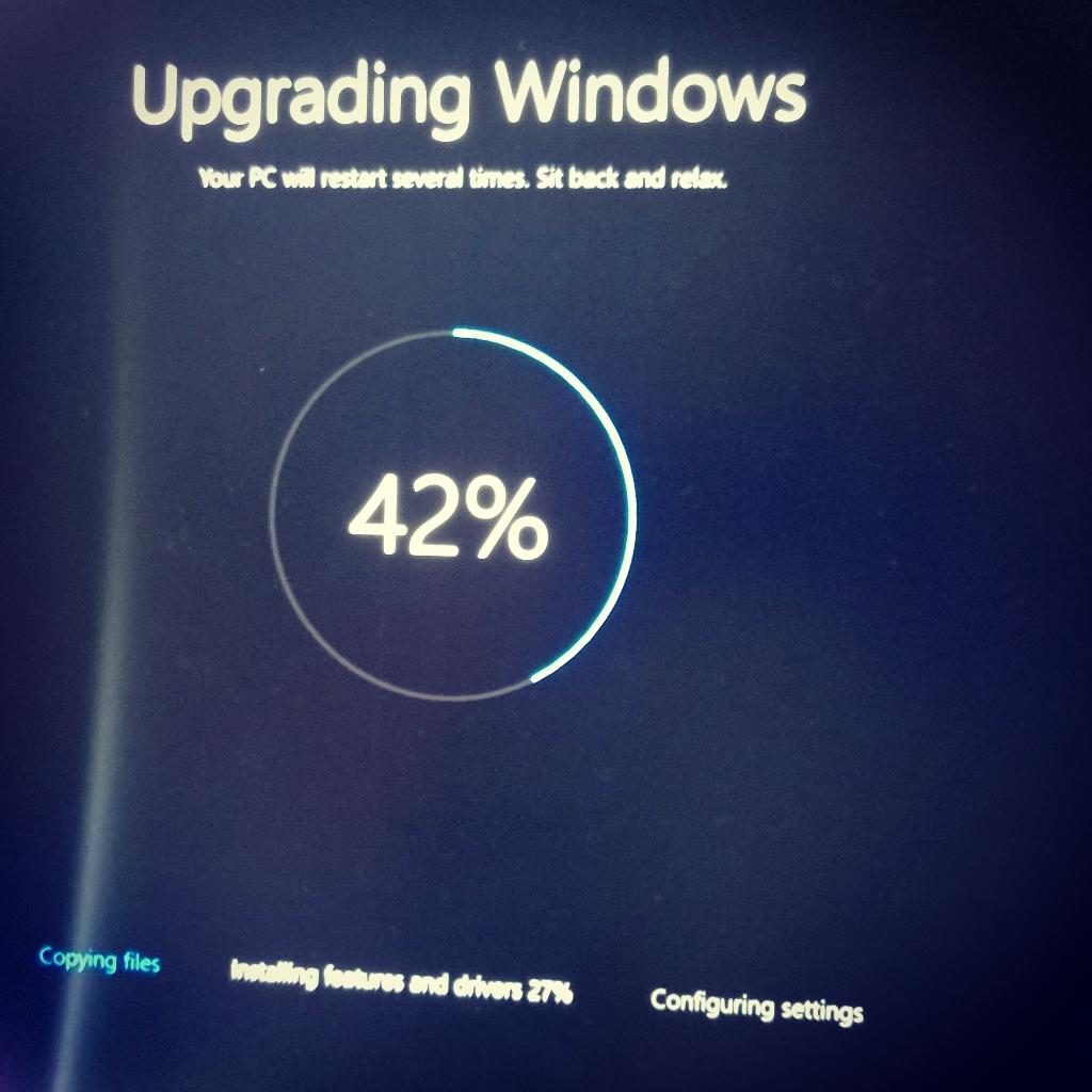 NinjaPowell's tweet photo. #windows10 #upgradingwindows http://t.co/zKnOFspdEn