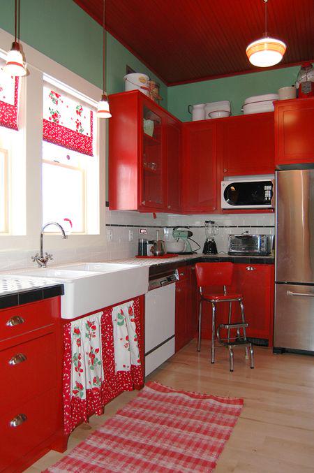 Susan_Abramson's tweet image. #ThrowbackThursday - What do you think of this #RetroKitchen?