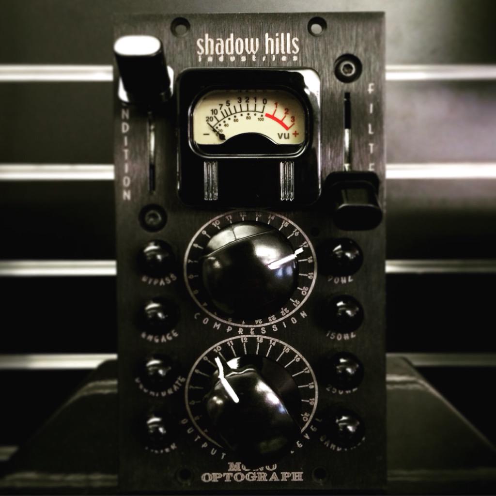 RedDogLondon's tweet photo. New toy on its way to our friends @albarecordings! #ShadowHills #Optograph #500series #studio http://t.co/49TBfk1YK3 http://t.co/N0KJQ56FyQ