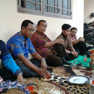 ekmeil's tweet photo. Halal bihalal again,alhamdulilahh pet sel 01 makin erat kekeluargaanya :) http://t.co/s0KGZMVDck