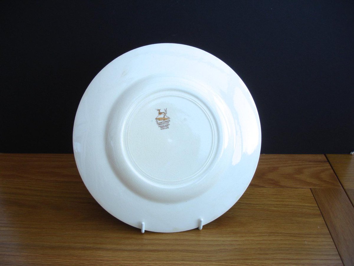 FillyGumbo1's tweet image. 1930s Susie Cooper Plate Collector Plate Dresden Spray Pattern Cro… etsy.com/listing/215443… #FillyGumbo #LeapingDeer