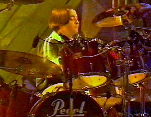 Happy birthday to Sean Moore 