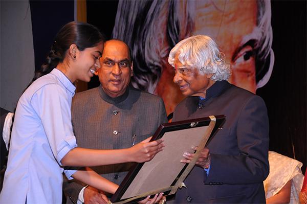 A TRIBUTE TO BHARATRATNA DR. APJ ABDUL KALAM
educational-institutions1.blogspot.in/2015/07/a-trib…