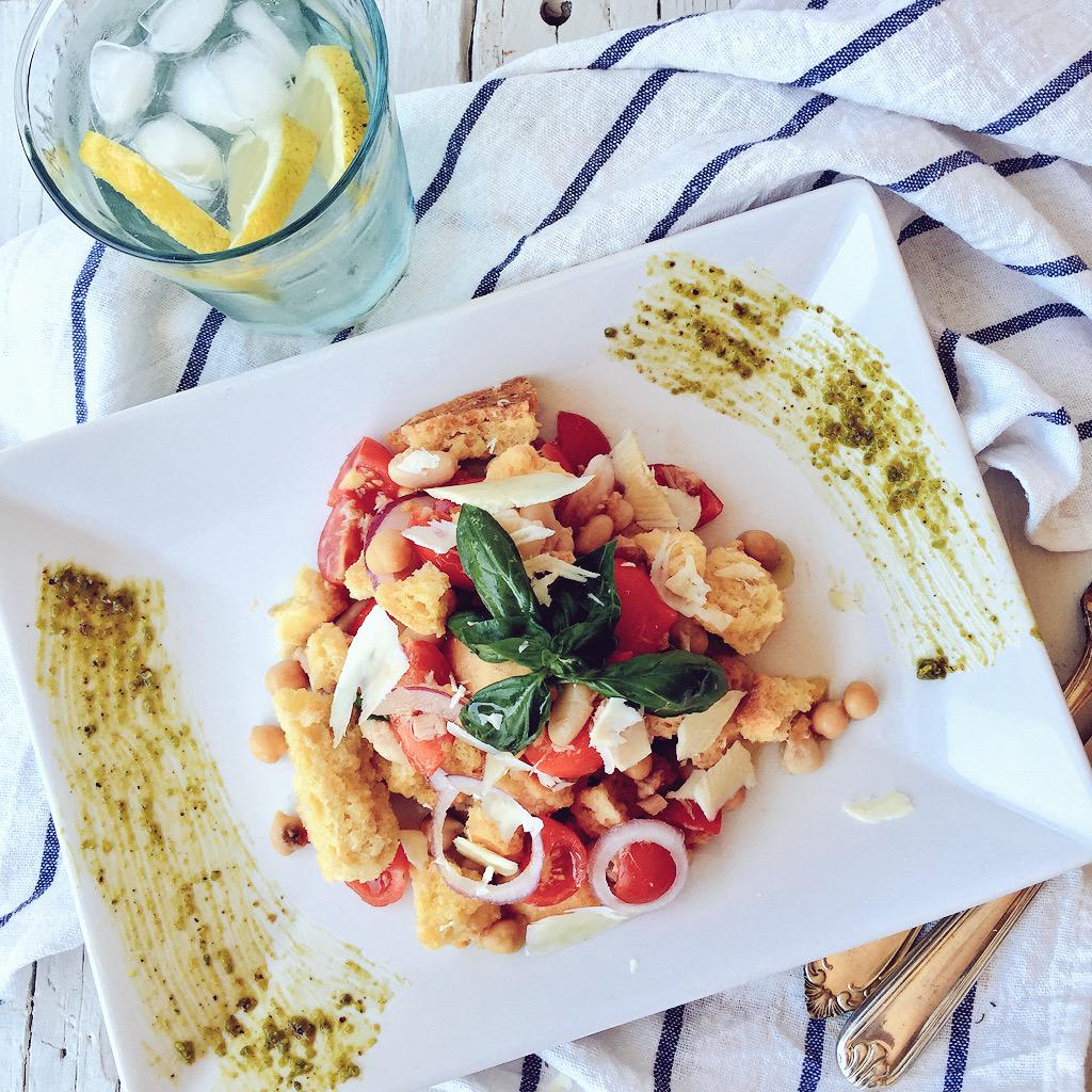 fattoincasapibu's tweet photo. Oggi per me acquasale cilentana @DietaCilento #blogtourcilento #igerscampania #fattoincasaepiubuono #buonappetito http://t.co/KwbWYWLyN5