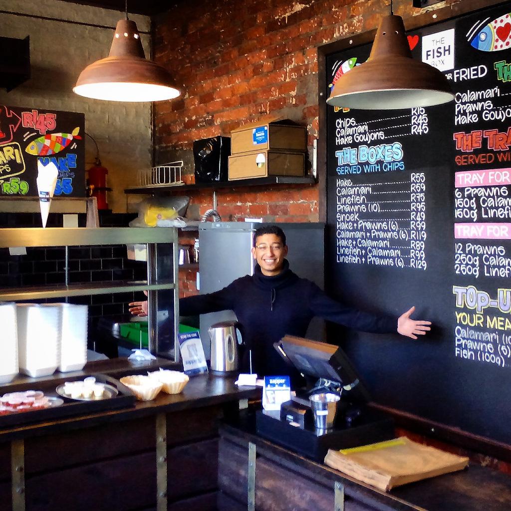 jamescapetown's tweet photo. .@vandawaterfront Just met Taieb #TheFishBox @VAFoodMarket who INSISTED I try #calamari! 😇💜🌍 #food #travel #capetown http://t.co/4vNwuaY1E1