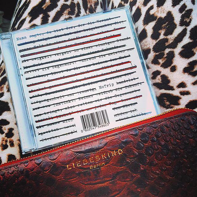 M_U_S_I_C_news's tweet image. @mi_ma_meike : instagram.com/p/5wifDkn9Um/ | Läuft im Auto rauf und runter 🎶 #motrip #mama #newalbum #loveit #music #h…