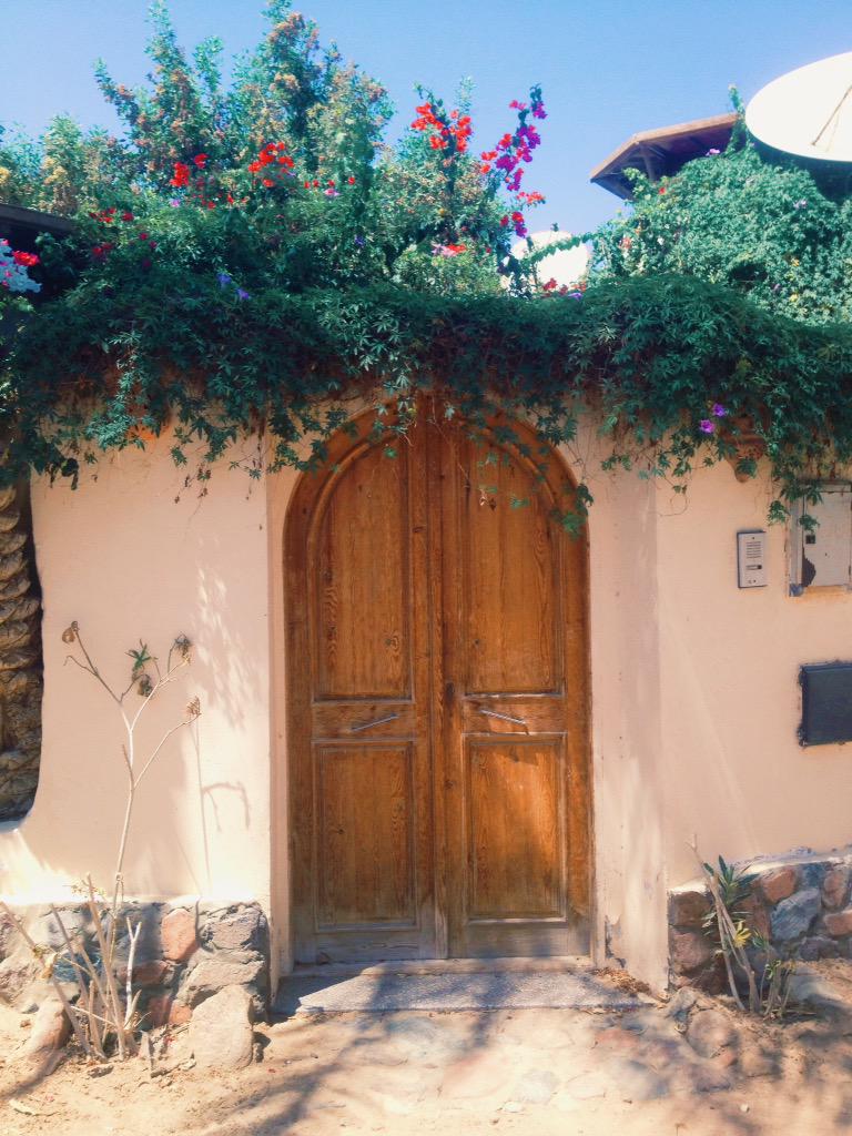 korayem95's tweet photo. #DAHAB 😍
#southsinai #blue #everywhereblue #inlovewiththebluedoora http://t.co/NkdqTz8XZ9