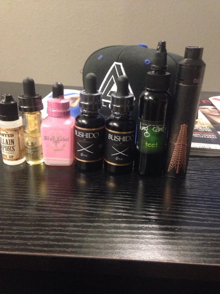 47Vapers's tweet photo. Table check👌 http://t.co/nbgBPcJM42