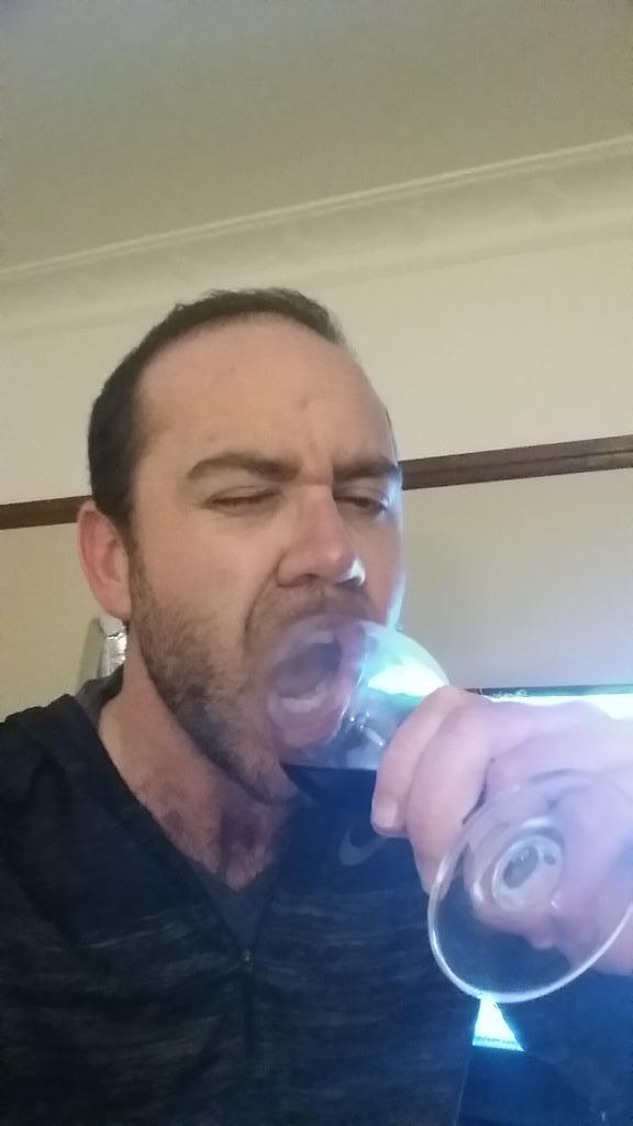 mitchymoo17's tweet photo. @ShaneWarne @epicmattwilson and now thw proof http://t.co/w8jhwC06UW