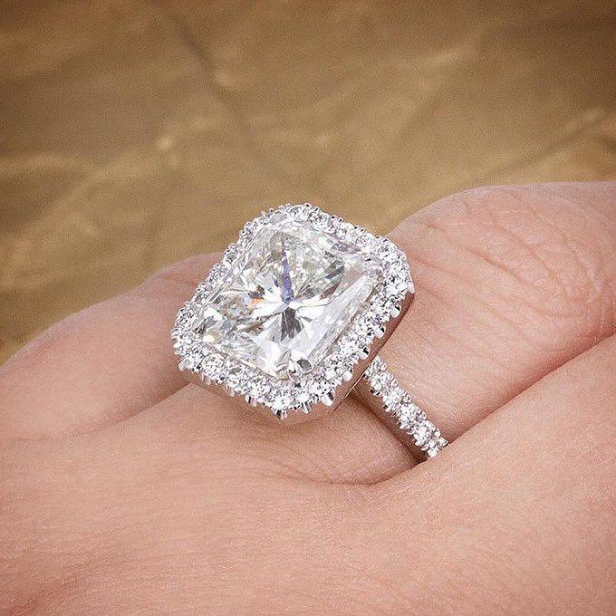 MikeNekta's tweet photo. Spectacular bling from Jason of Beverly Hills @jasonofbh!
#ClassicChapter #EngagementRing #RadicalRadiant #RadiantC… http://t.co/CWCIM48s8q