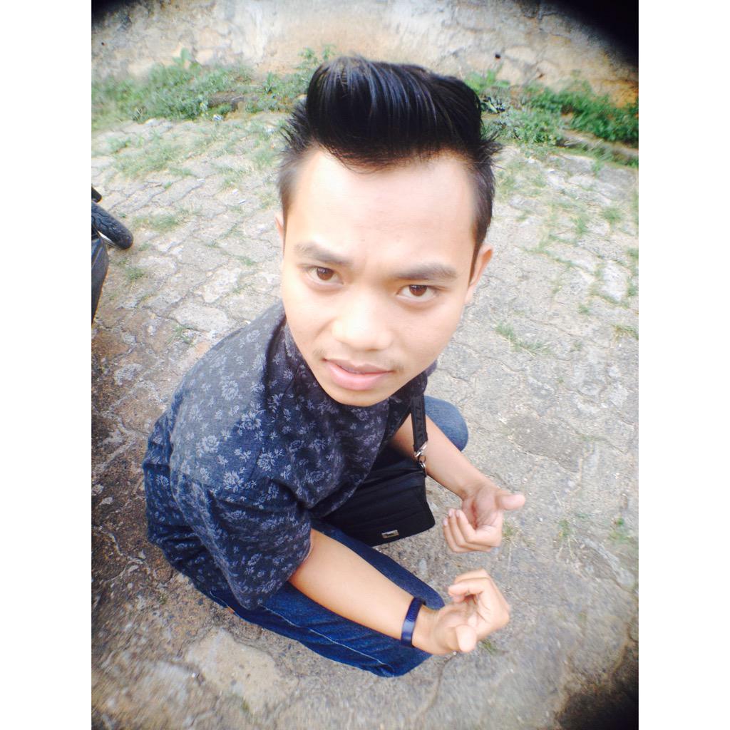 ajie_SBF's tweet photo. mbul http://t.co/RUb0O1EyLl