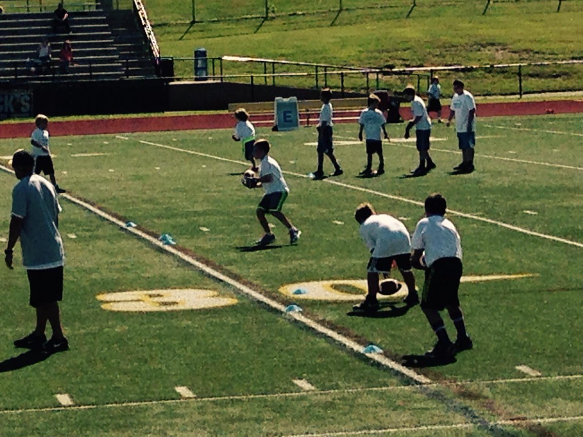 Ramifam's tweet photo. Hut one. Hut two. #ProCamp #ShowtimeTate HIKE!!  #sunny delight @ProCamp @ShowtimeTate @sunnydrlight http://t.co/jIG6v1APzn