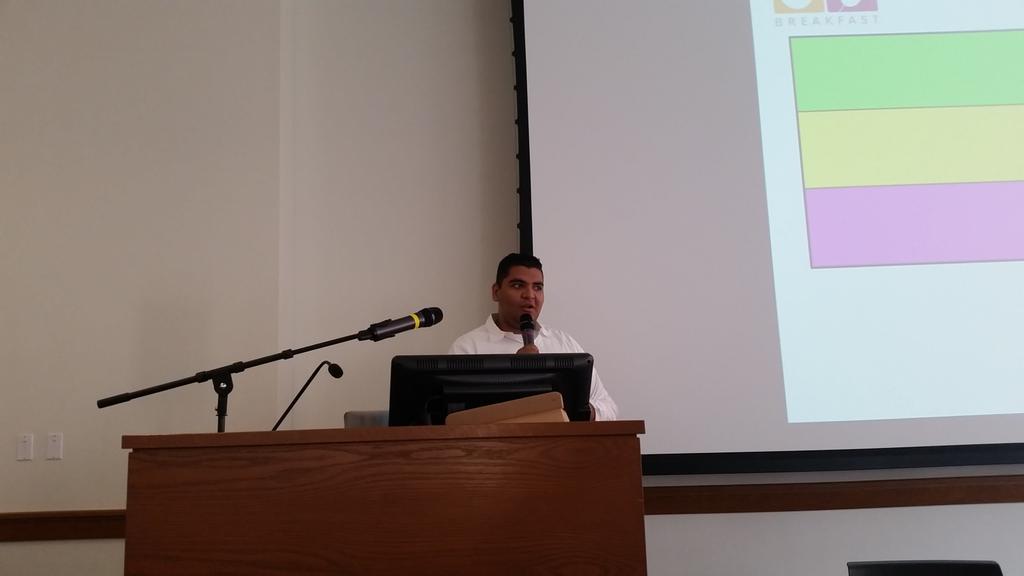 TechBreakfast's tweet photo. GauravJit Singh @DroneCast1 presenting  at Philadelphia @TechBreakfast http://t.co/31dgBYl1ln