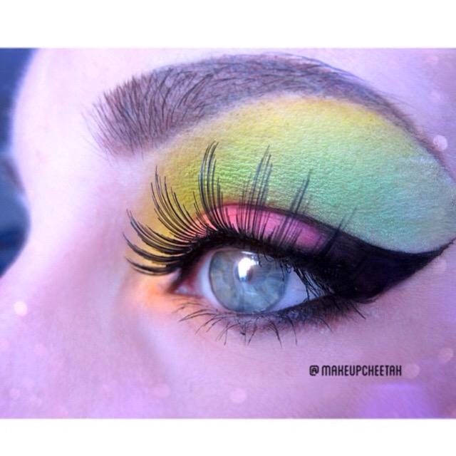 MehronUK's tweet photo. FIRE INtense Fire Palette πππ #pigments #makeupcheetah #fire #intense #mehronmakeup #mehrongirl #pastel #rainbow http://t.co/wHVpw2H7U4