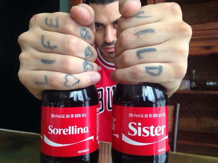 marracash's tweet photo. #DaiUnBacio a tua sorella 😜
@CocaCola http://t.co/qyC9NUpzx7