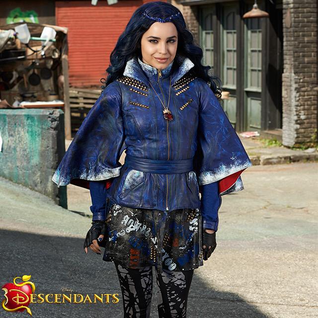 Disney Descendants Mal & Evie  Disney inspired fashion, Themed