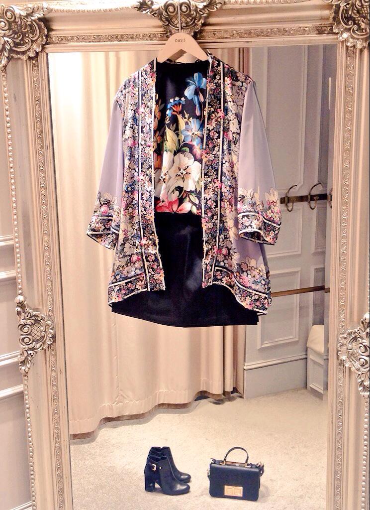 Oasis_WhiteCity's tweet photo. Have you seen the latest V&amp;A collection yet? We want every single piece in our closet! #mylifeinprint http://t.co/mV4P1I8AII