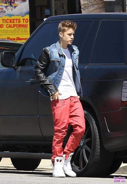 dontmeysin's tweet photo. çoklular rt eşittir dört oy yirmi bir #MTVHottest Justin Bieber http://t.co/JMVzeOi6hf
