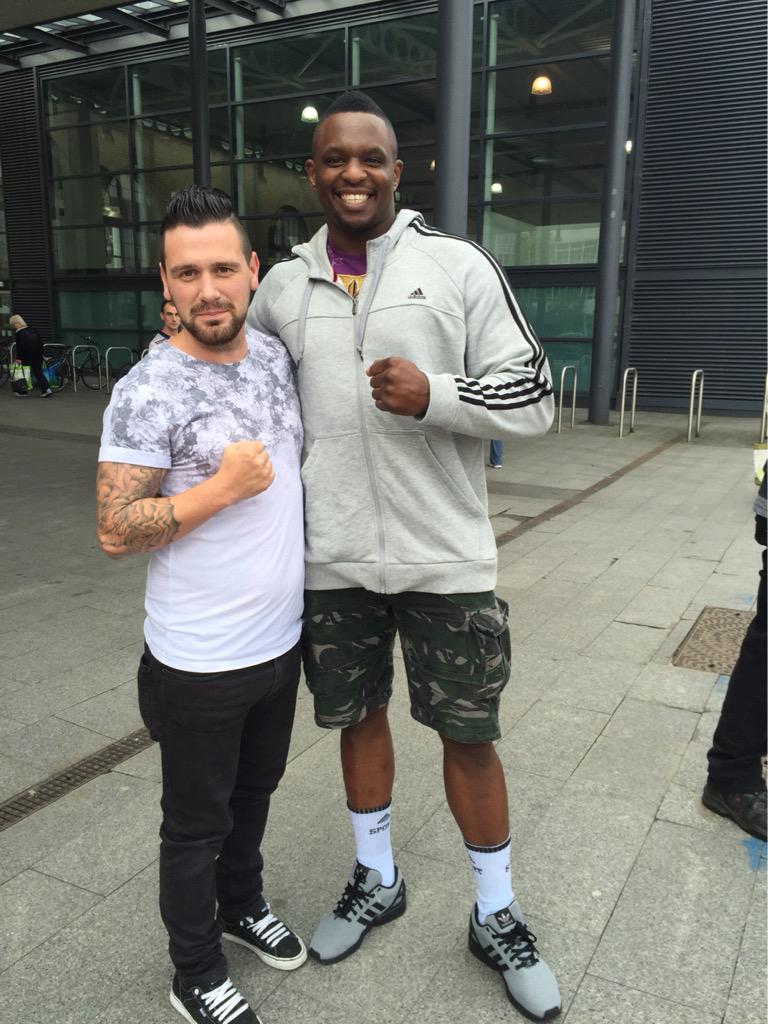 leecarron88's tweet photo. @DillianWhyte bigger in real life than on tv #goodlookonsaturday http://t.co/jajXUQA4dX