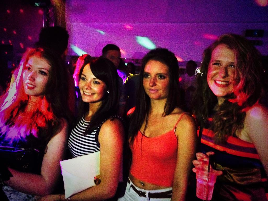 AdamNicholas2's tweet photo. @hanabroster @amybarrow93 @zoe_wrench @beckydianee Bunch of trouble makers!!!! http://t.co/irlJbyrRiU