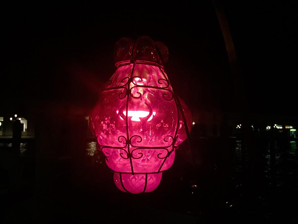 _frequentlyfly's tweet photo. One of the many Venetian style lamps I saw #Venezia #Italy http://t.co/RBk2LQ42e3
