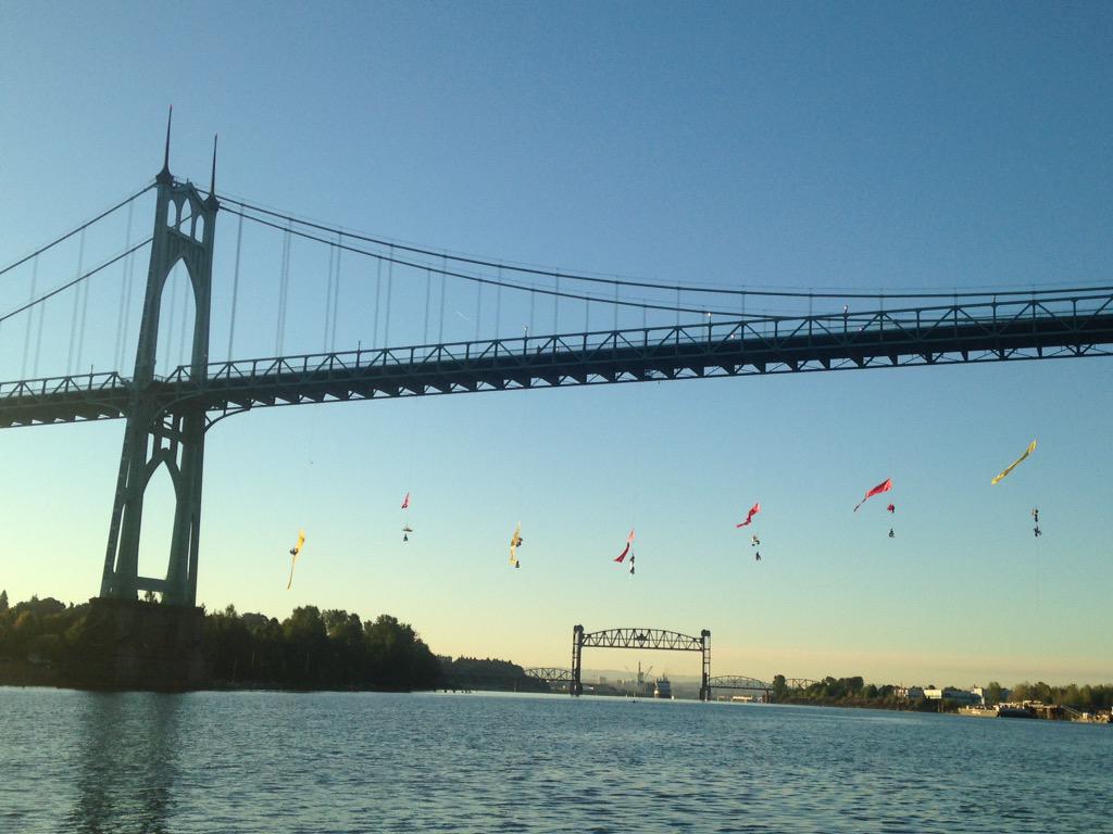 doyoucopyover's tweet image. Fennica is approaching the railroad bridge #shellno #youshellnotpass