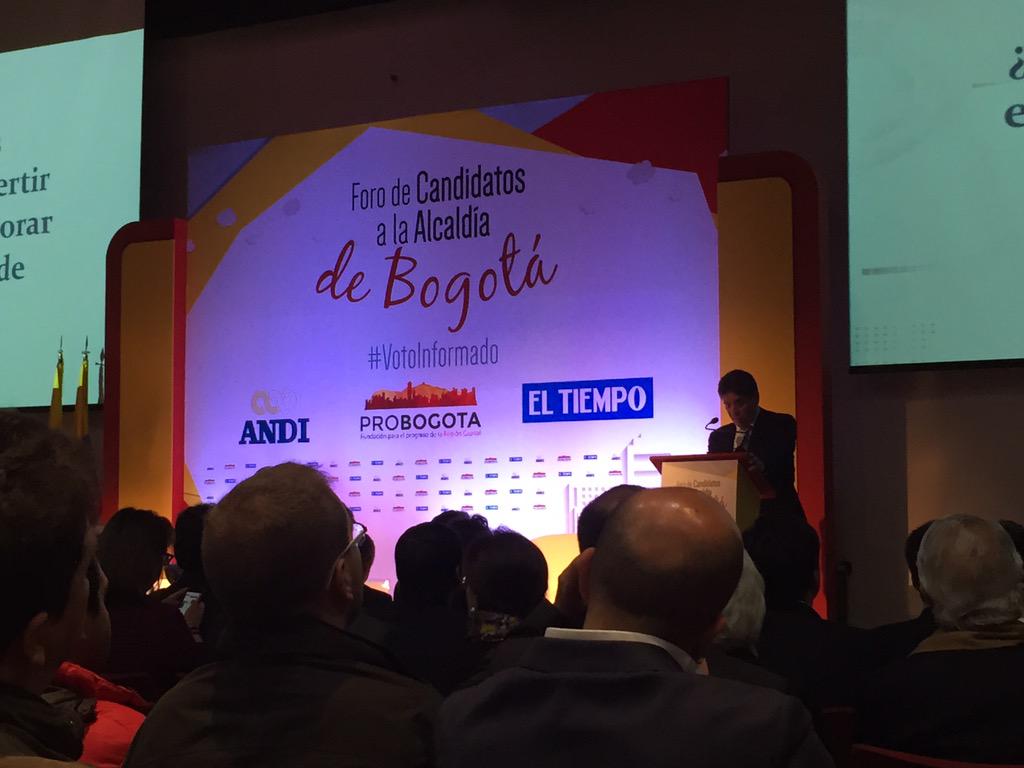 AForeroM's tweet photo. Campaña @PachoSantosC @CDBogotaOficial presente en foro #VotoInformado de @ELTIEMPO, @ProBogotaRegion, @ANDI_colombia http://t.co/CGMNvdQLSY