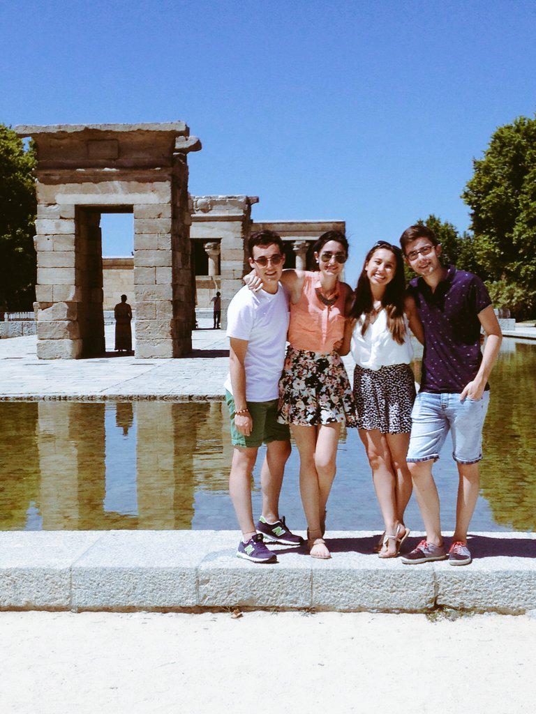 pablonda16's tweet photo. Pedazo de día nos marcamos ayer en Madrid. Esta ciudad me tiene loco 😍. @Robertoasensio @Maria_NHS #crusy 😄 http://t.co/py8bEUbCOY