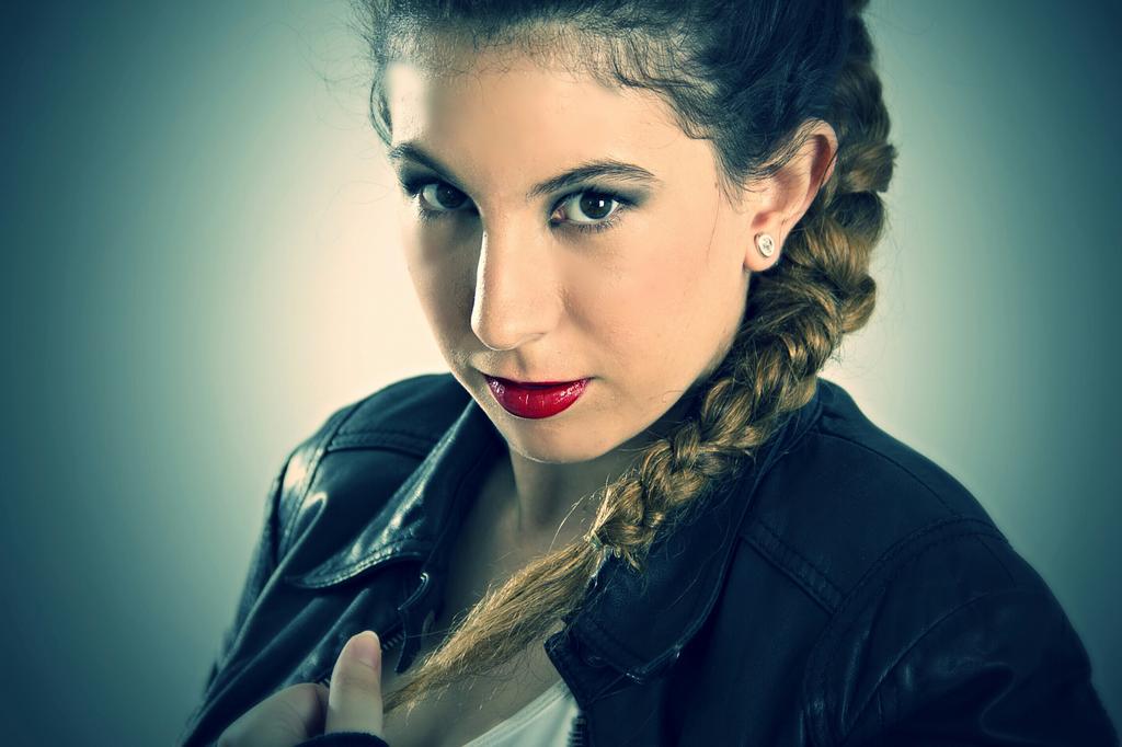 yaizalloriginal's tweet photo. ⚡🎸
#book #actress #actressbook #bookdeactriz #spanishactress #photography #actriz #vibook 
http://t.co/juwU3YZeFI http://t.co/Jv1MzuUuI9