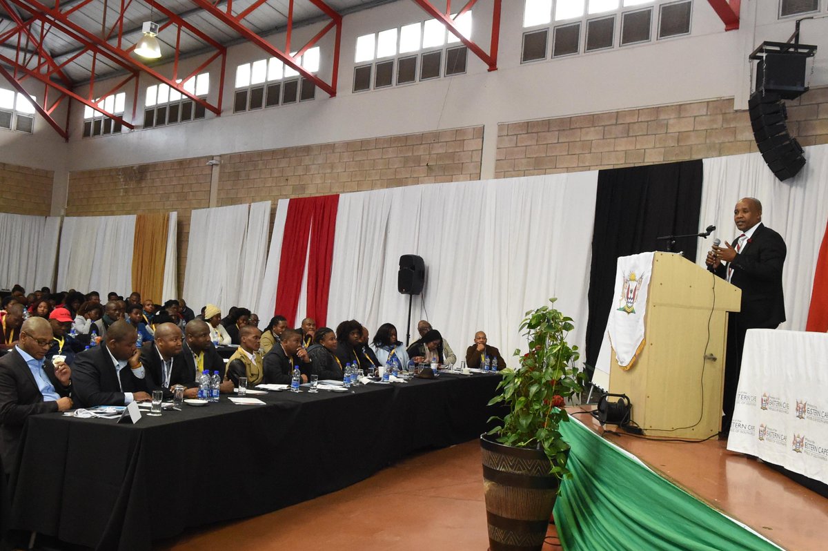 EcPremiers's tweet photo. Premier delivering Keynote address 
: EC Youth Summit: PE http://t.co/ZwQabZ1xza