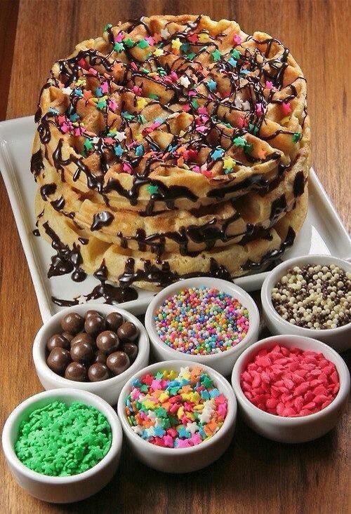 FoodPleaser's tweet photo. Candy Waffles. http://t.co/ZpqX9MBHOK