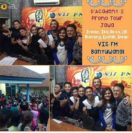 Hey kalian2 jangan salpok ke mas danang+mba ika yaaa😄😜 #RizkiRidhoMenggoyangSitubondo