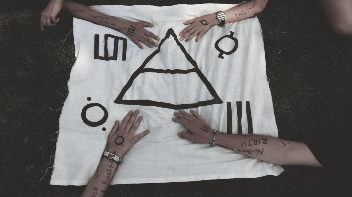 SadRusk's tweet photo. WE ARE DAMN  FAMILY @30SECONDSTOMARS  @tomofromearth @ShannonLeto  @JaredLeto  
#EchelonNeedsYourVoise #Triad http://t.co/kxyQSBbIlv