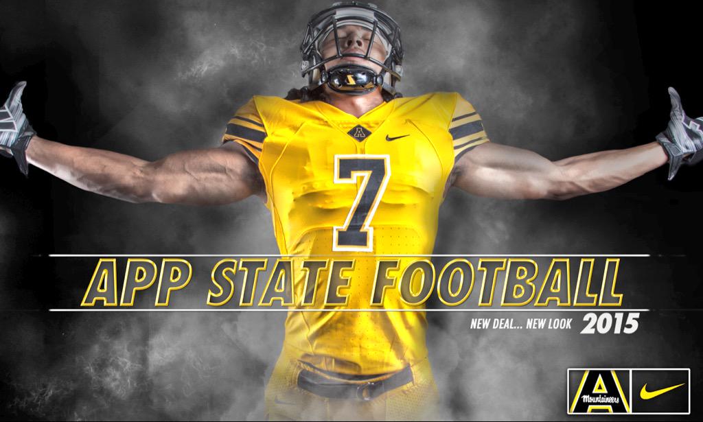 Tyler_McEntire's tweet image. All Gold Everything 
🔥🔥🔥🔥
footballscoop.com/news/uniform-r…