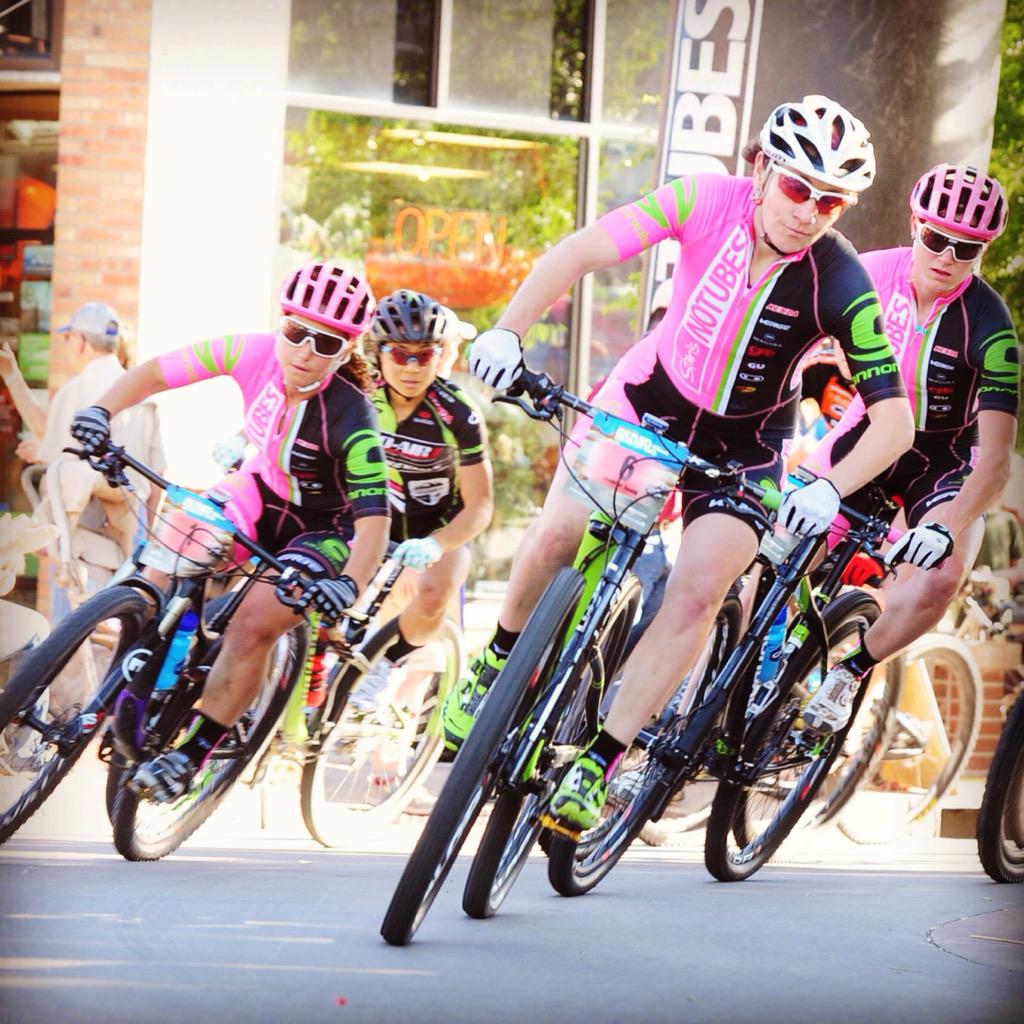 NoTubesWomen's tweet photo. #tbt to @Epicrides #GJOR Fat-Tire Crit - #brap ! #shredpink #gOride http://t.co/Bbxv7UymNn