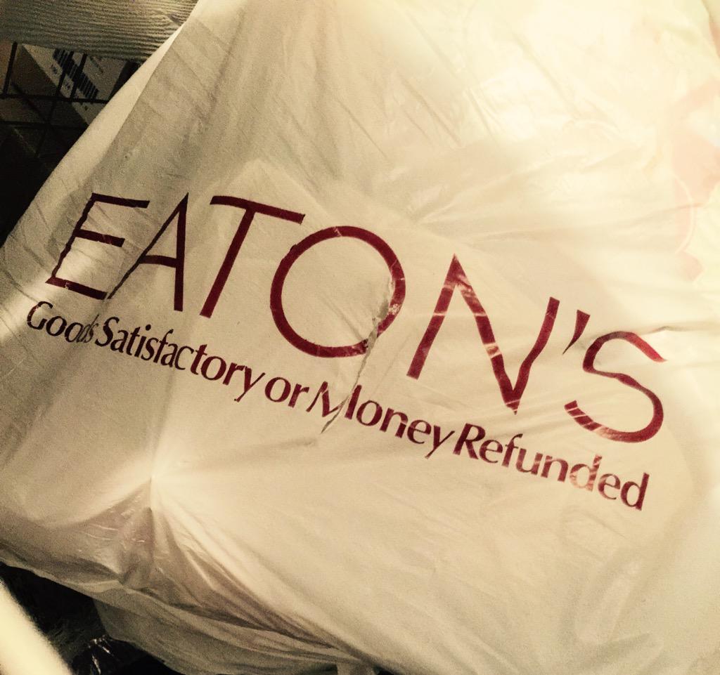 Andrew_Tourism's tweet photo. #tbt another shopping bag from the past - and a  brand promise that shaped the industry #retailhistory #retailicon http://t.co/rOKBTCuTNd