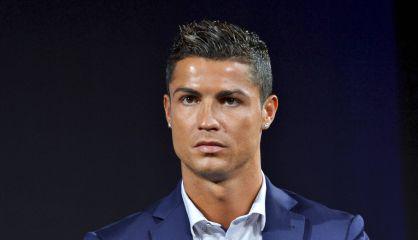 elpais_gente's tweet image. El Espírito Santo abandona a Cristiano Ronaldo elpais.com/elpais/2015/07… El banco rescinde el contrato con el jugador