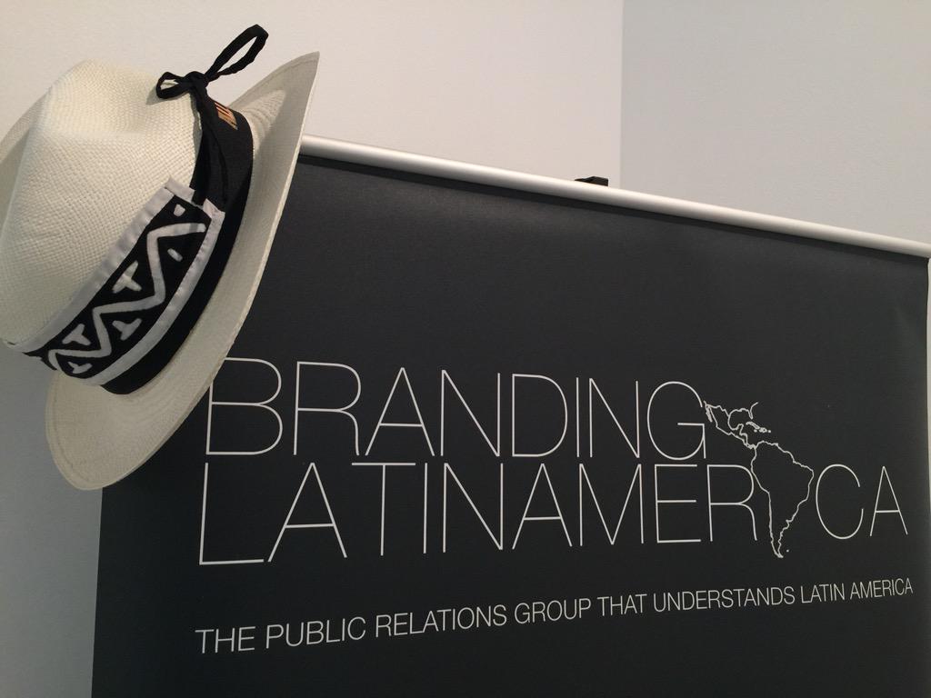 BrandingLatAm's tweet image. LIVE - #Marbella - the @BrandingLatAm stand ready, what an opening of the @MarbellaFair! #BLAArts #LatAmArt