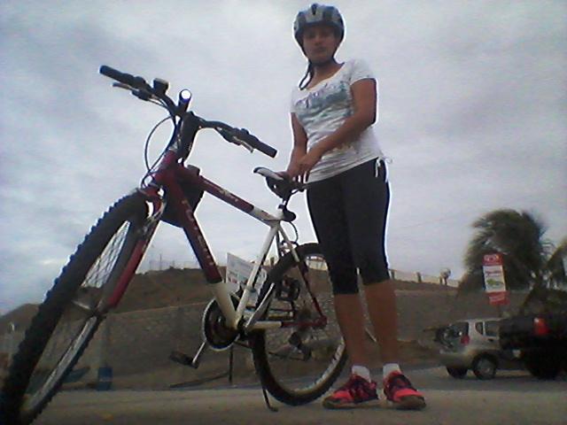 AlejaCede's tweet photo. Pedaleando http://t.co/6GUHRS4JRP