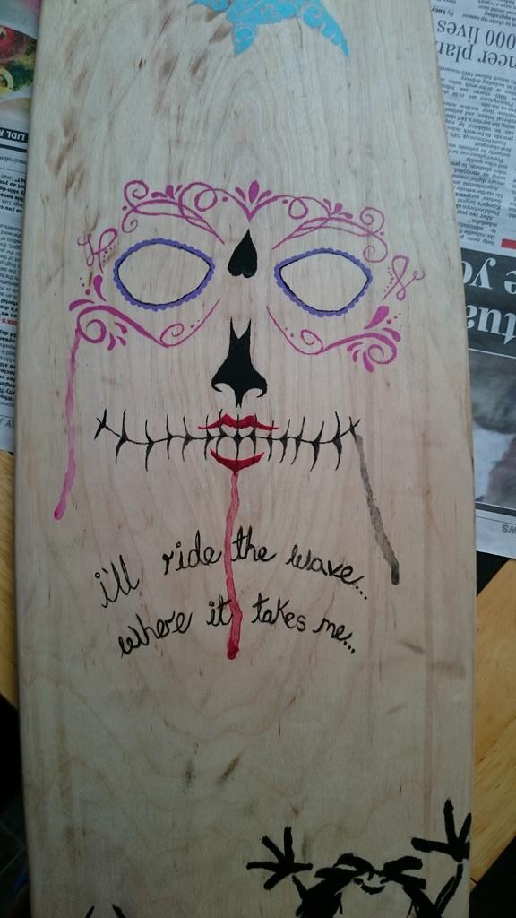 AGerrardBoarder's tweet photo. New project I have bin working on #Longboard #pearljam #soundgarden #sugarskull  #turtle #lotus #mexicanskull http://t.co/pvAr0Ml8HC