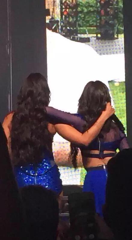 LoveRebelis_'s tweet photo. E pra foder com o resto 😭😭😍 #SummerReflectionMiami http://t.co/iUxozslTP7