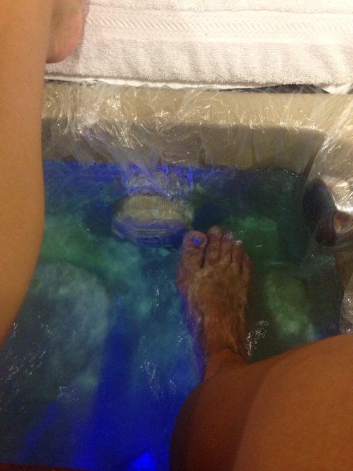 Mm mani pedi day with @GValentinaxxx http://t.co/5w5uIUyQOH<a class="tags" href="/tag/gvalentinaxxx">@gvalentinaxxx</a><a href="/tag/xoxo"class="tags"><span>#xoxo</span></a>