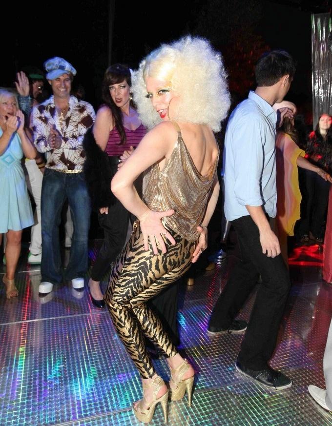 KateWalshDaily's tweet photo. @katewalsh nothing beats this wig tho!😜 http://t.co/Gn4f0IAtWG