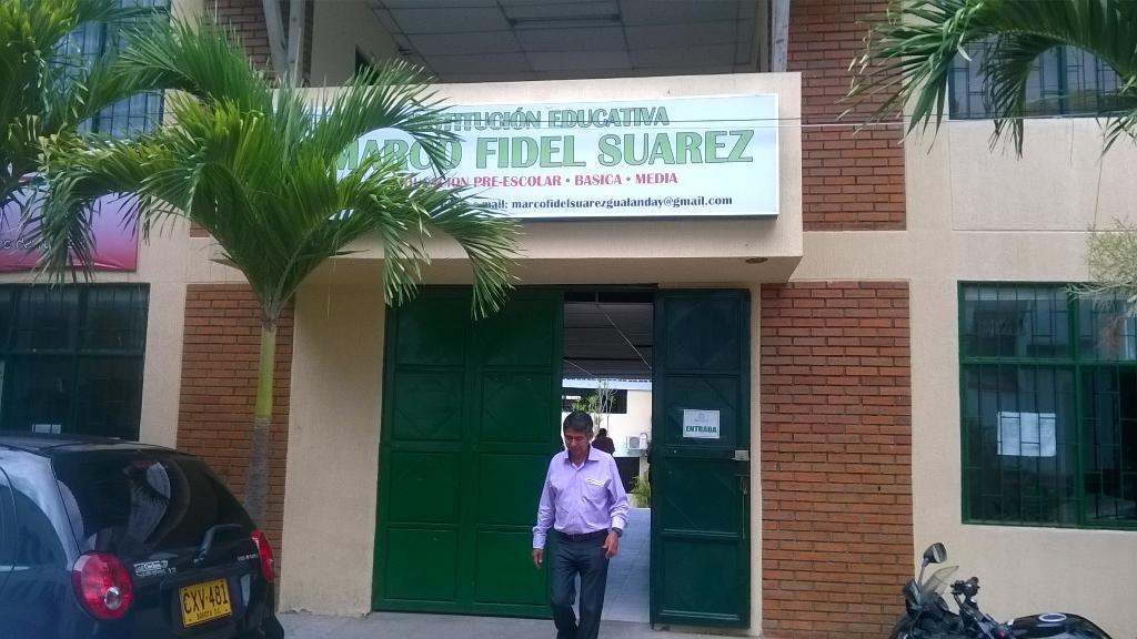 LRLOPEZM's tweet photo. @TabletUTolima  Con los docentes de Coello en Gualanday. Diagnóstico competencias TIC. http://t.co/rBm5cEZSZs